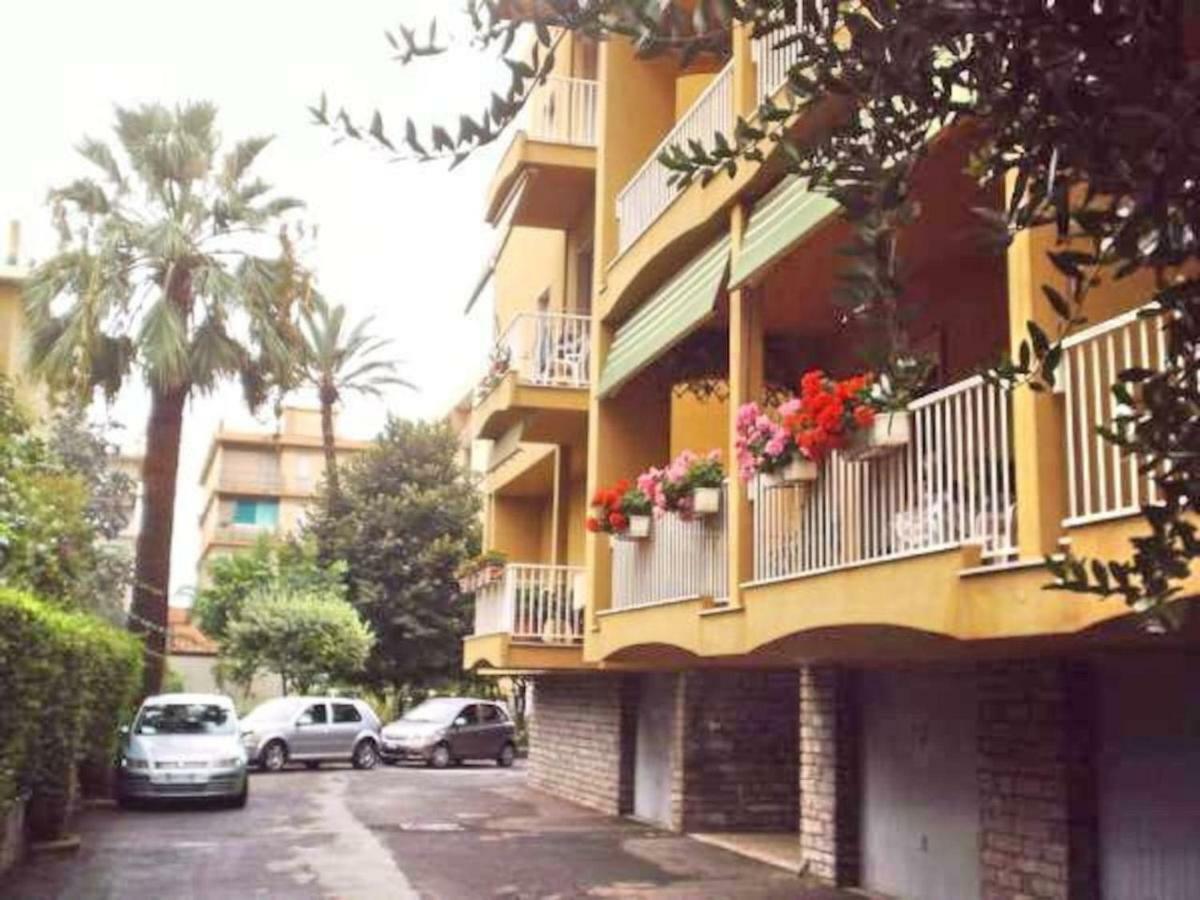 Bordighera centro molto tranquillo Esterno foto