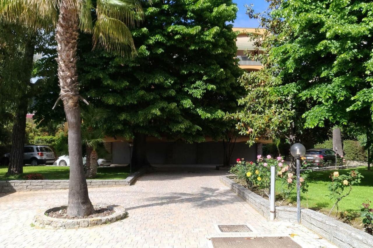 Bordighera centro molto tranquillo Esterno foto